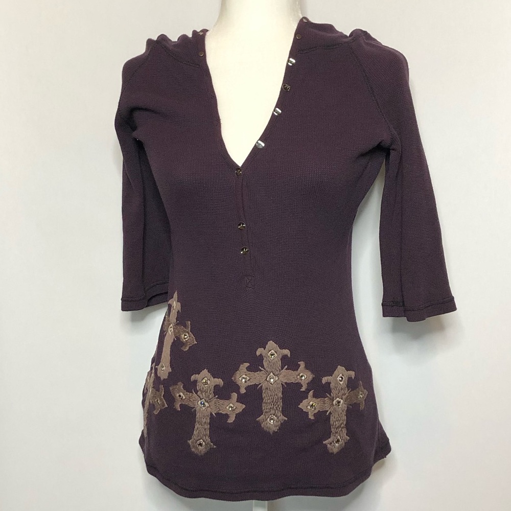 3/4 sleeve embroidered cross thermal